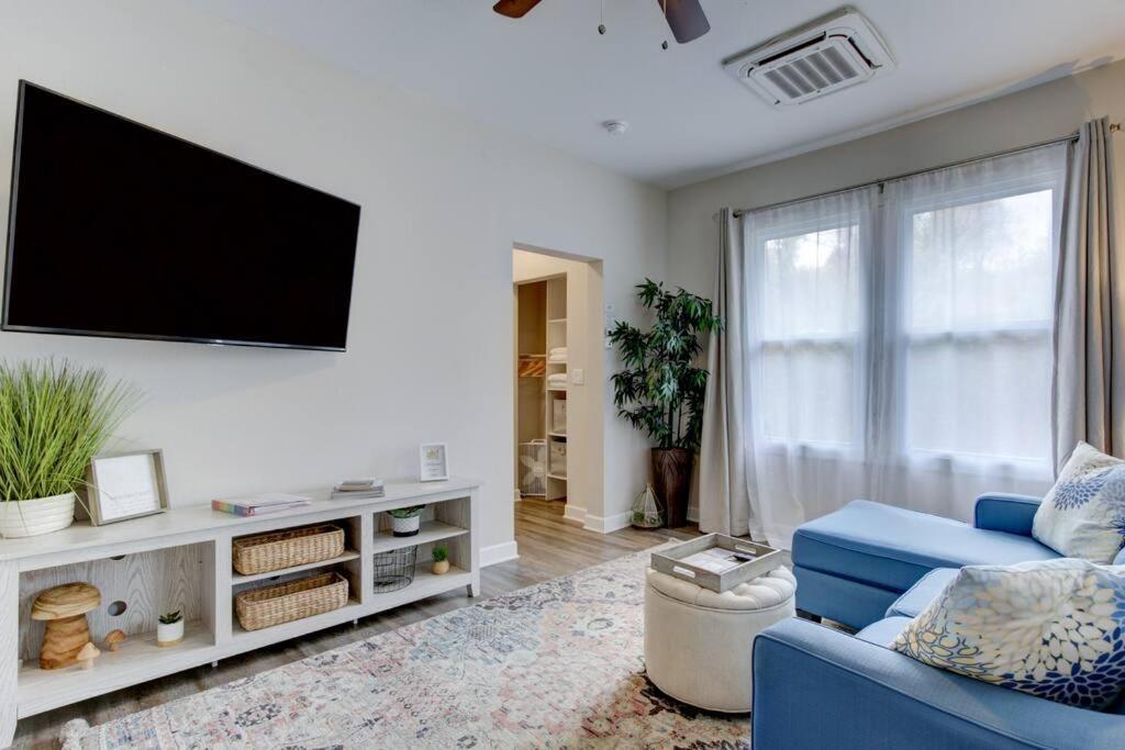 Spring Bungalow - A Cozy Getaway In Downtown Hot Springs! 외부 사진
