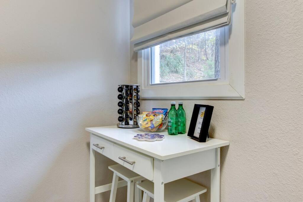 Spring Bungalow - A Cozy Getaway In Downtown Hot Springs! 외부 사진