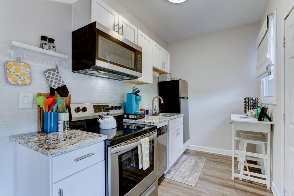 Spring Bungalow - A Cozy Getaway In Downtown Hot Springs! 외부 사진